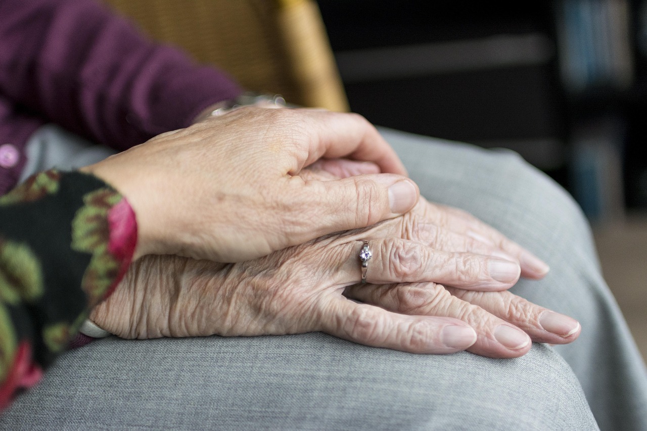 Longevità da primato, ma arriva la mazzata: italiani sempre più fragili dopo i 75 anni